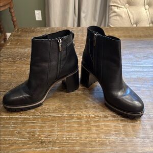 Like new Vince Camuto black leather bootie